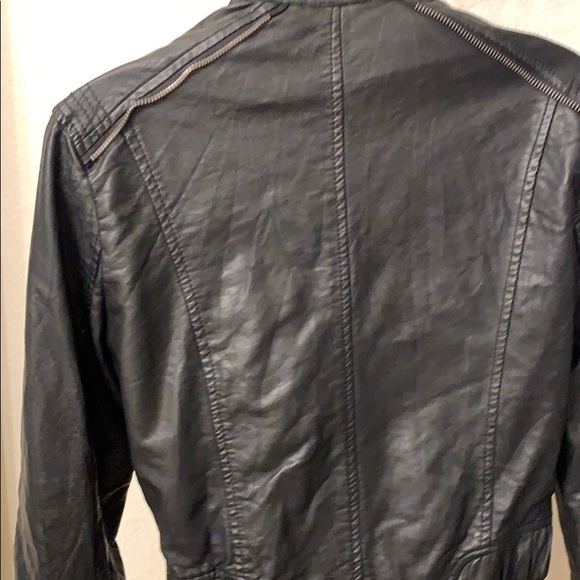 Black Jacket - Picture 3 of 4